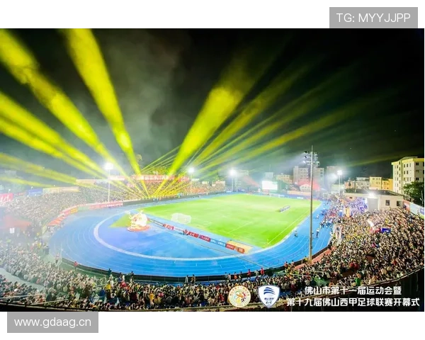 足球淘汰赛阶段各队竞争激烈，多支劲旅展现强劲竞争力