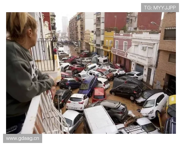 瓦伦西亚球迷抗议持续，主场氛围与俱乐部经营情况面临考验